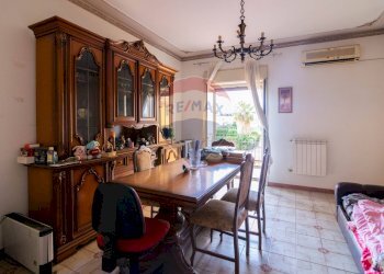 Sala da pranzo - Trilocale via Marconi
 
33, Gravina di Catania - foto 16