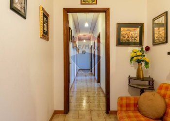 Hall / corridoio - Trilocale via Marconi
 
33, Gravina di Catania - foto 19