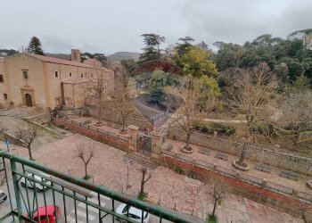 Edificio all\'aperto - Appartamento Via Generale Ciancio
 
10, Piazza Armerina - foto 2