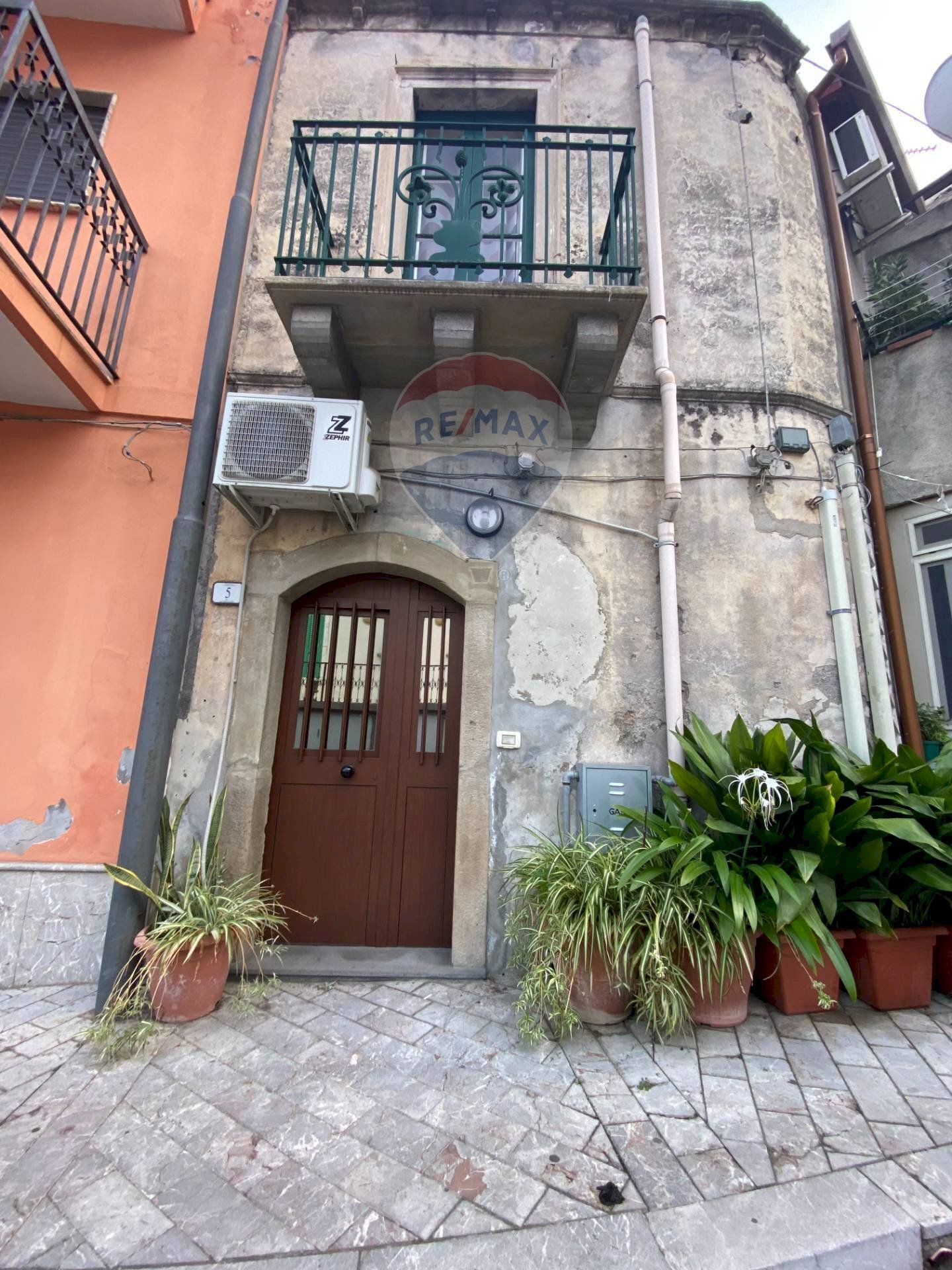 Edificio all\'aperto - Casa indipendente via Cristofolo colombo
 
5, Sant'Alessio Siculo - foto 1