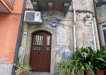 Edificio all\'aperto - Casa indipendente via Cristofolo colombo
 
5, Sant'Alessio Siculo - foto 1