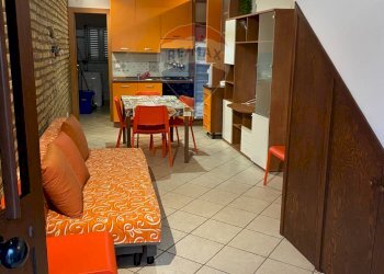 Sala da pranzo - Casa indipendente via Cristofolo colombo
 
5, Sant'Alessio Siculo - foto 2