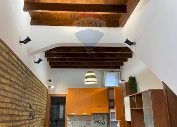 Sala da pranzo - Casa indipendente via Cristofolo colombo
 
5, Sant'Alessio Siculo - foto 13