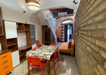 Sala da pranzo - Casa indipendente via Cristofolo colombo
 
5, Sant'Alessio Siculo - foto 19