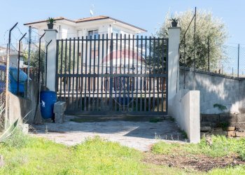 Casa all\'aperto - Agricultural land via San Domenico
23, Camporotondo Etneo - photo 5