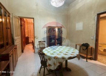 Sala da pranzo - Quadrilocale VIA FRANCESCO CONFALONIERI
 
13, Catania - foto 1