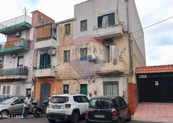 Edificio all\'aperto - Quadrilocale VIA FRANCESCO CONFALONIERI
 
13, Catania - foto 14