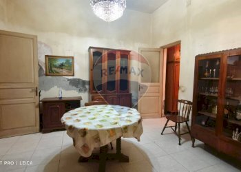 Sala da pranzo - Quadrilocale VIA FRANCESCO CONFALONIERI
 
13, Catania - foto 15