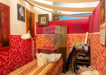 Camera / camera da letto - Attività Commerciale Piazza Abramo Lincoln
 
4, Catania - foto 15