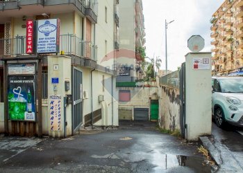 Edificio all\'aperto - Attività Commerciale Piazza Abramo Lincoln
 
4, Catania - foto 20