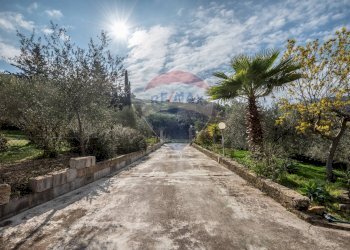 Vista delle montagne - Villa Contrada Caldaia SS417
 
snc, Caltagirone - foto 3