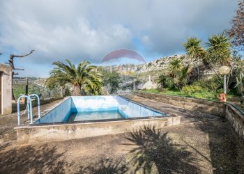 Piscina - Villa Contrada Caldaia SS417
 
snc, Caltagirone - foto 27