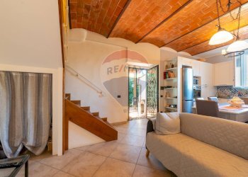 Sala da pranzo - Casa semi indipendente Località Olmo
 
116, Reggello - foto 18