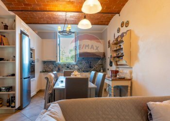 Sala da pranzo - Casa semi indipendente Località Olmo
 
116, Reggello - foto 20