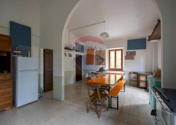 Sala da pranzo - Casa indipendente Via Tufi
 
14, Maiolati Spontini - foto 7