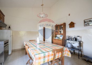 Sala da pranzo - Casa indipendente Via Tufi
 
14, Maiolati Spontini - foto 9