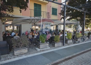 Edificio all\'aperto - Bar Tavola Calda - Fredda Piazza della Vittoria
 
28, Cairo Montenotte - foto 12