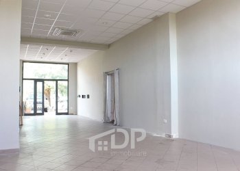 Foto 4 - Locale Commerciale Viale Giovanni XXIII
snc, Palombara Sabina - foto 4