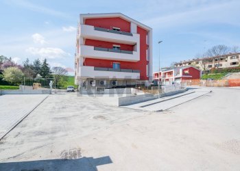 Edificio all\'aperto - Trilocale VIA FOCHI
 
snc, Langhirano - foto 24