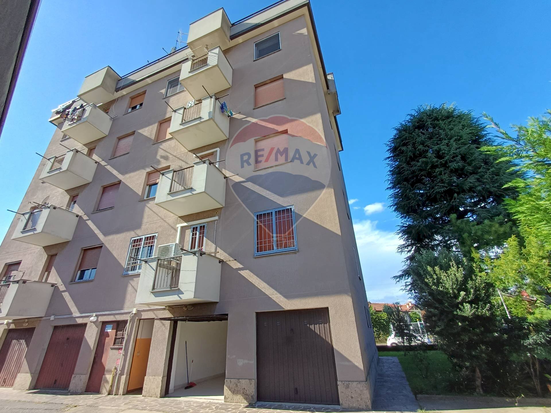 Edificio all\'aperto - Three-room apartment via Ugo Festini
20, Paderno d'Adda - photo 2
