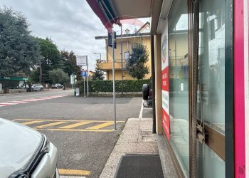 Balcone - Locale Commerciale viale Giuseppe Verdi
 
18, Merate - foto 5