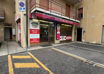 Edificio all\'aperto - Locale Commerciale viale Giuseppe Verdi
 
18, Merate - foto 13