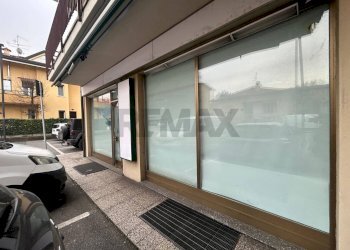 Terrazza - Locale Commerciale viale Giuseppe Verdi
 
18, Merate - foto 2