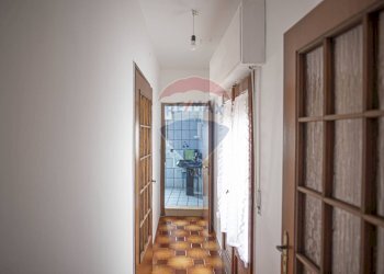 Hall / corridoio - Casa indipendente via di Emilia
 
10, Vizzini - foto 8