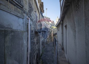 Edificio all\'aperto - Casa indipendente via di Emilia
 
10, Vizzini - foto 14