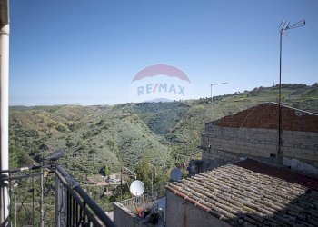 Edificio all\'aperto - Casa indipendente via di Emilia
 
10, Vizzini - foto 15