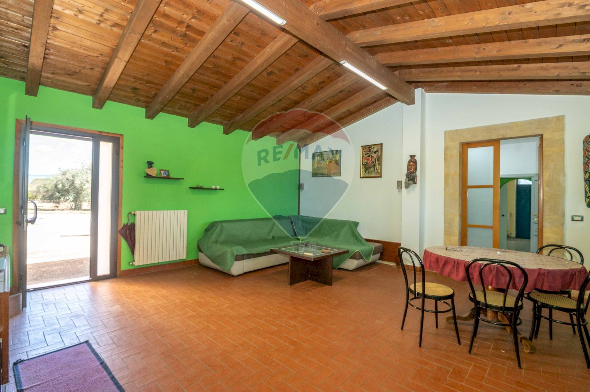 Sala da pranzo - Villa CONTRADA DESERTO
 
227, Comiso - photo 3