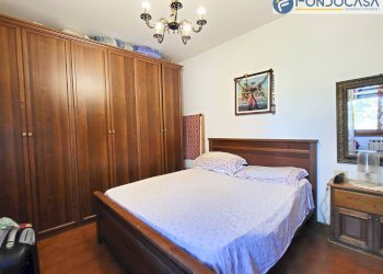 camera matrimoniale 1 - Quadrilocale Via del Ceppetto
 
43, Camaiore - foto 12