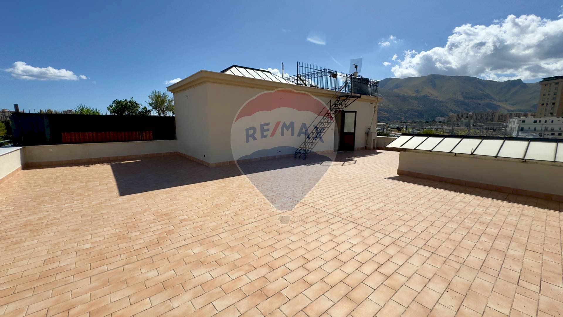 Terrazza - Apartment piazza ponte Ammiraglio
 
245, Palermo - photo 3