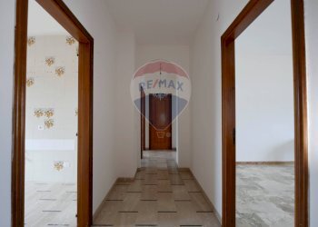 Hall / corridoio - Trilocale Via 2 Giugno, Toritto - foto 1