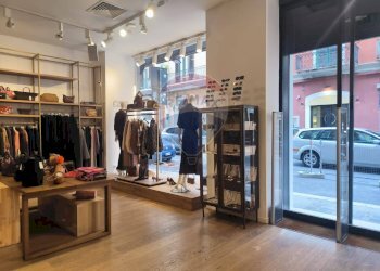 Cabina armadio - Attività Commerciale Via Dante Alighieri, Bari - foto 6