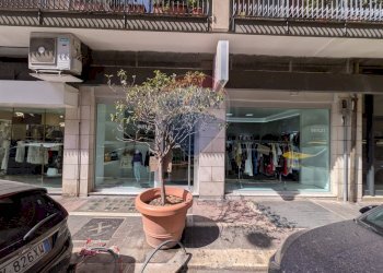 Edificio all\'aperto - Commercial Premises Via Alessandro Manzoni
 
97, Bari - photo 2