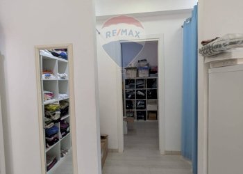 Hall / corridoio - Commercial Premises Via Alessandro Manzoni
 
97, Bari - photo 9