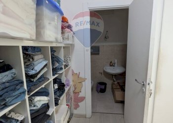 Cabina armadio - Commercial Premises Via Alessandro Manzoni
 
97, Bari - photo 12