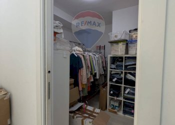 Cabina armadio - Commercial Premises Via Alessandro Manzoni
 
97, Bari - photo 15