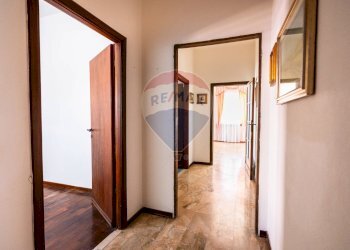 Hall / corridoio - Casa semi indipendente Via Olanda
 
2, Sorso - foto 25