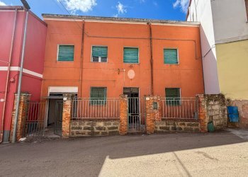 Foto 1 - Casa indipendente via Satta
 
4, Tula - foto 1