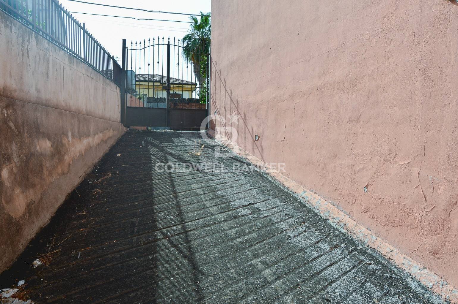 Foto 2 - Magazzino Via Diana
 
122, Fiumefreddo di Sicilia - foto 2