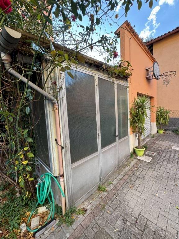 Cortile interno - Box via Pietro Antonio Cataldi, 35, Bologna (zona Borgo Panigale) - foto 3