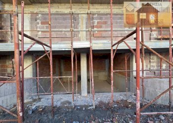 Interno non residenziale - Villa via delle Betulle, Campi Bisenzio - foto 2