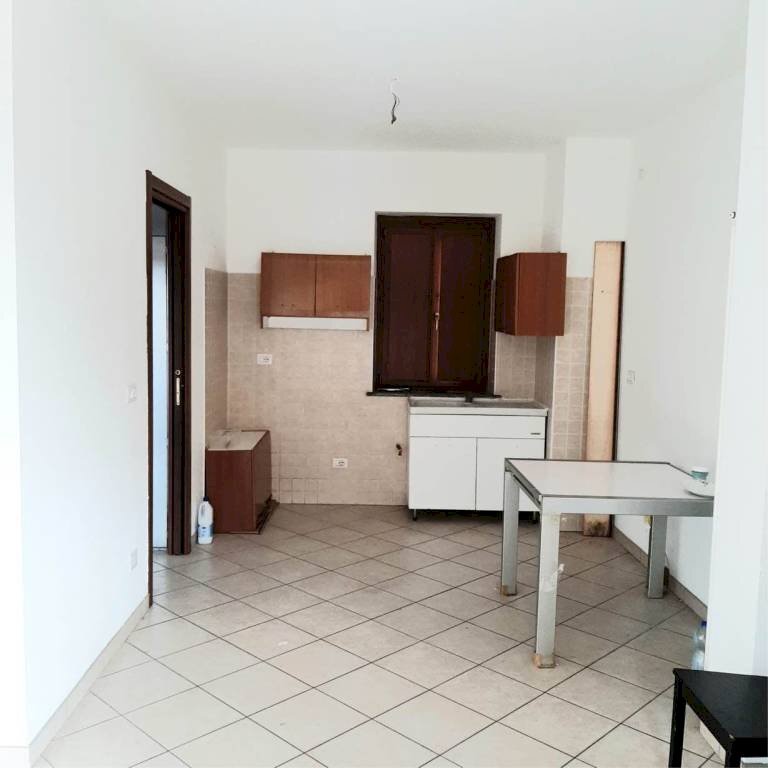 Salone - Trilocale via Spinetta, frazione Madonna Delle Grazie, Cuneo - foto 2