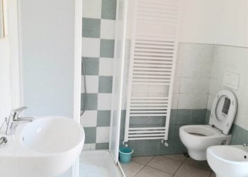 Bagno - Trilocale via Spinetta, frazione Madonna Delle Grazie, Cuneo - foto 1