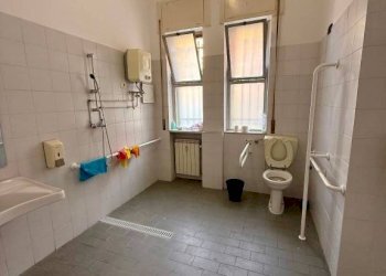 Bagno - Warehouse via Luciano Zamperini, 11A, Genova (neighborhood Bolzaneto) - photo 3