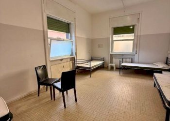 Interno non residenziale - Magazzino via Luciano Zamperini, 11A, Genova (zona Bolzaneto) - foto 5