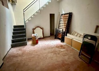 Interno palazzo - Magazzino via Luciano Zamperini, 11A, Genova (zona Bolzaneto) - foto 29