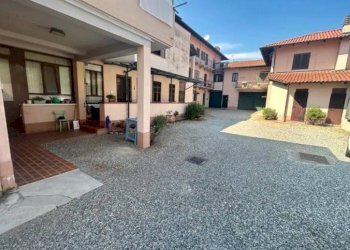 Cortile interno - Quadrilocale via Martiri della Libertà, 205, Cossato - foto 16